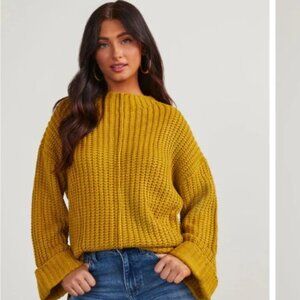 Soft and cozy mustard sweater from VICI, size S but oversized!!! New without tag